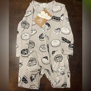 BRAND NEW!! Angel Dear 6-9m doughnut footie